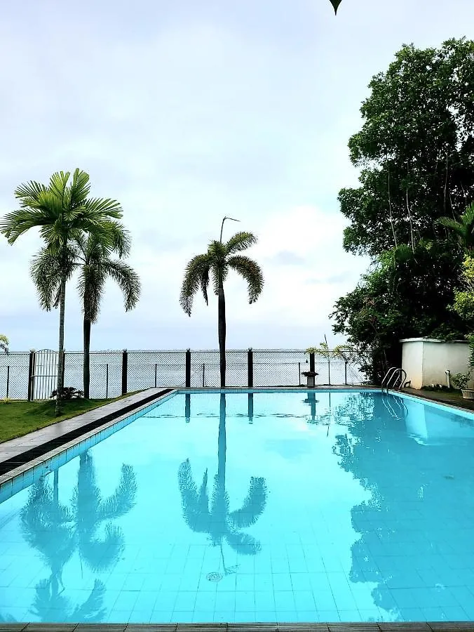 Rainbow Lagoon Resort 니곰보 B&B