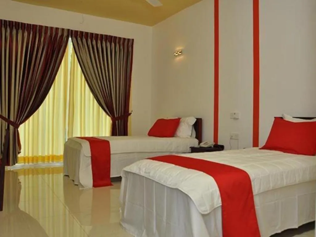 Rainbow Lagoon Resort 니곰보 B&B