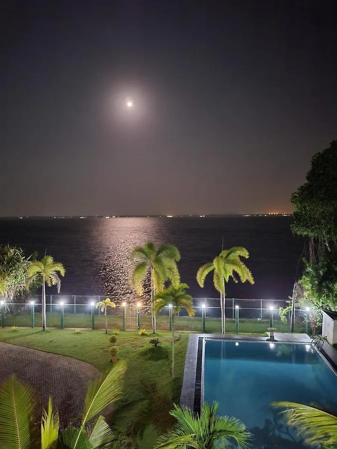 B&B Rainbow Lagoon Resort 니곰보