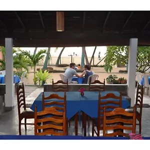 Star Negombo